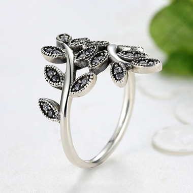 WHITE ZIRCON SILVER RING - MAGIC FOREST